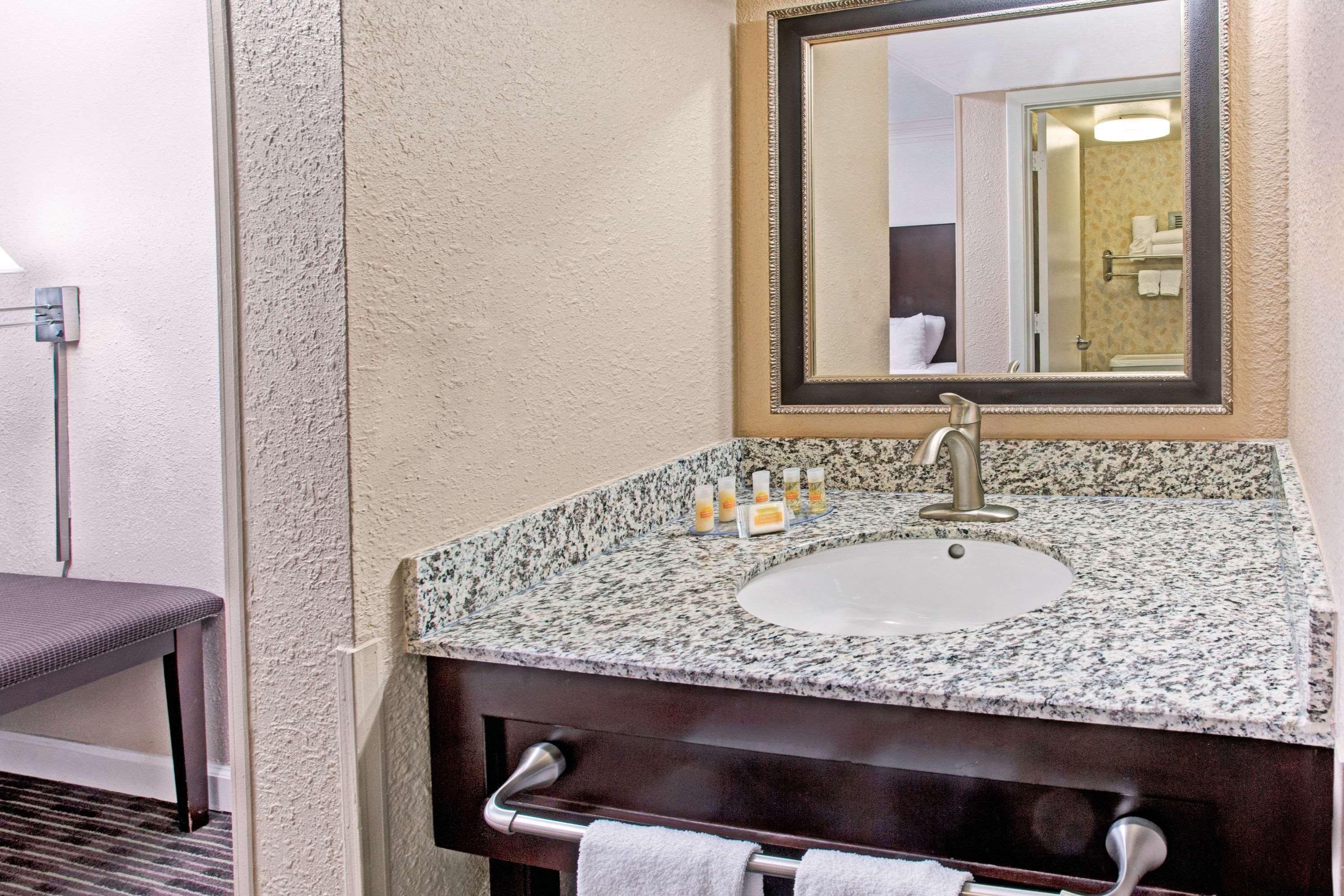 Best Western Plus Ft Lauderdale Hollywood Airport Hotel Екстер'єр фото
